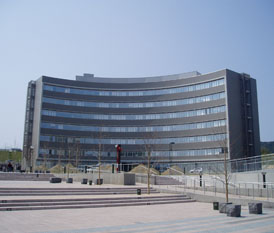 九州大学比文・言文研究教育棟